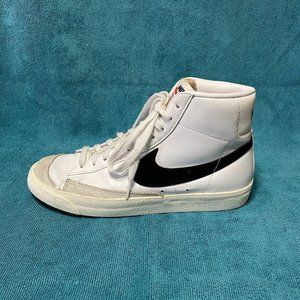 Nike Blazer Mid '77 - White/Black M8/W10
